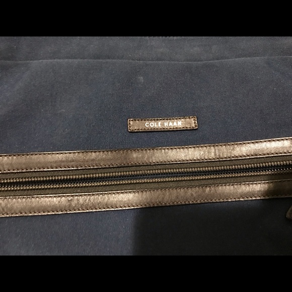 Modern suitcase - Picture 3 of 4